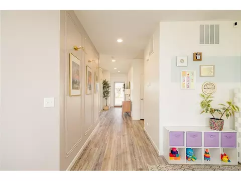 Entry Way - 26810 E Cedar Ave, Aurora, CO 80018 photo 2 of 3