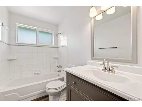 Bath - 528 Apollo Ct, Lone Tree, CO 80124 photo 1 of 2