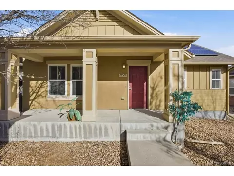 23501 E Saratoga Cir, Aurora, CO 80016