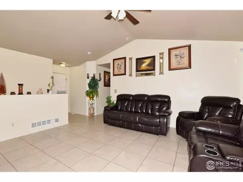 1041 E 25th St Ln, Greeley, CO 80631 photo 6