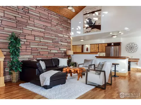 898 Pioneer Rd, Lyons, CO 80540 photo 2
