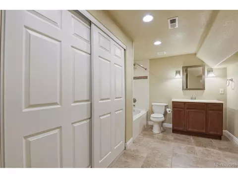 Bath - 10225 Bellwether Ln, Lone Tree, CO 80124 photo 5 of 6