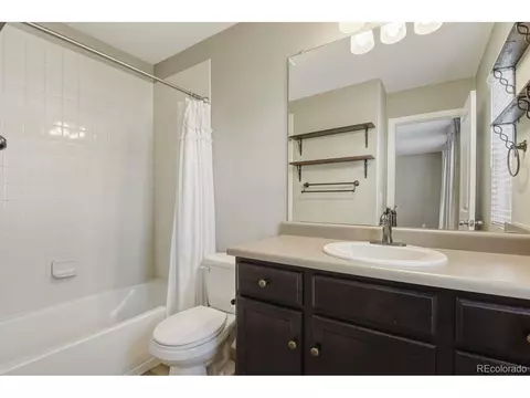 Bath - 10225 Bellwether Ln, Lone Tree, CO 80124 photo 2 of 6