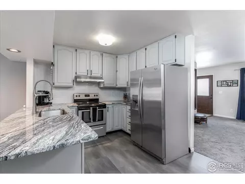 813 Table Mountain Ct, Windsor, CO 80550 photo 5