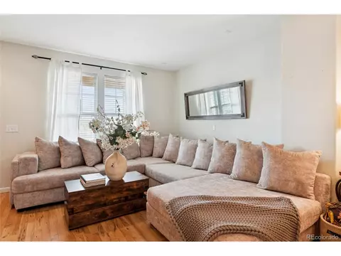 Living - 22735 E Ottawa Pl, Aurora, CO 80016 photo 2 of 3