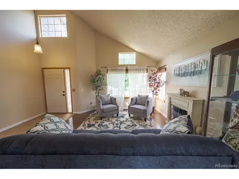 19093 E Chenango Cir, Aurora, CO 80015 photo 3