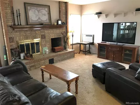 15135 E Chenango Pl, Aurora, CO 80015 photo 3