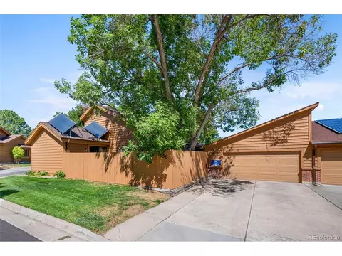 186 S Dearborn Cir, Aurora, CO 80012