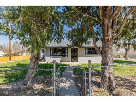970 Welch St, Golden, CO 80401