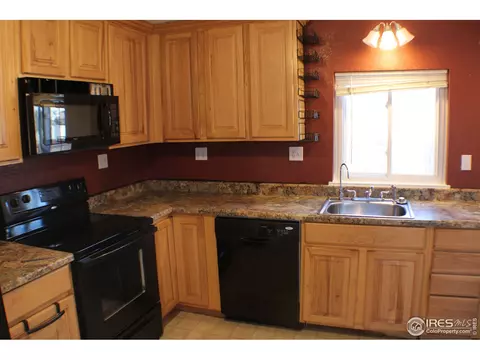 408 Dickson St, Wiggins, CO 80654 photo 4