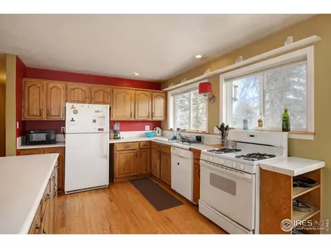 3365 Martin Dr, Boulder, CO 80305 photo 2