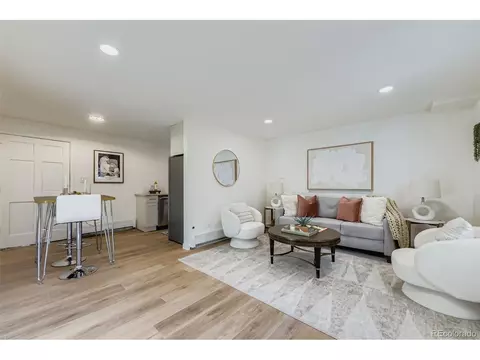 1525 S Holly St #201, Denver, CO 80222