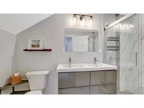 Bath - 2549 Glenarm Pl, Denver, CO 80205 photo 4 of 4