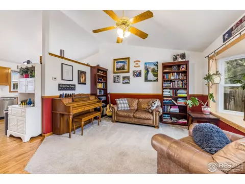 517 S 9th St, Berthoud, CO 80513 photo 3