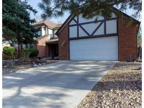 12276 E Harvard Dr, Aurora, CO 80014 photo 2