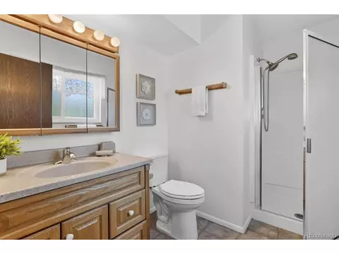 Bath - 7183 E Warren Dr, Denver, CO 80224 photo 2 of 6