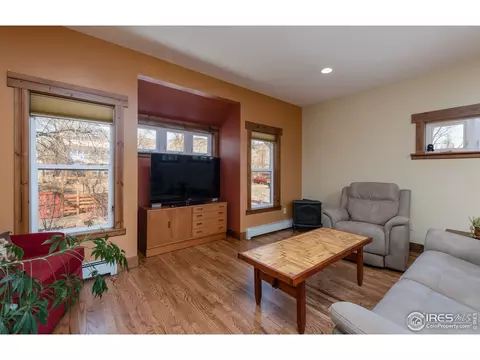 419 Park St, Lyons, CO 80540 photo 2