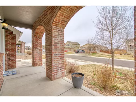 8552 Raspberry Dr, Longmont, CO 80504 photo 2