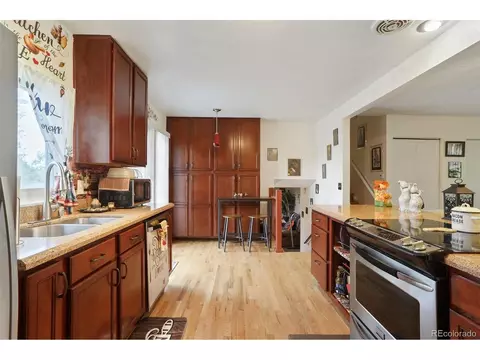 Kitchen - 16531 E Iliff Pl, Aurora, CO 80013 photo 4 of 5