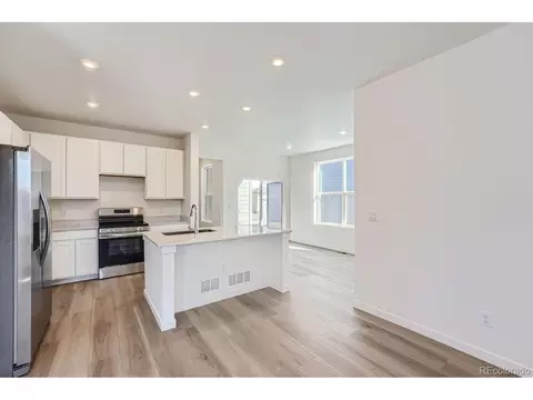 465 Bennett Ave, Bennett, CO 80102 photo 3