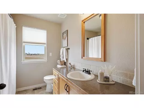Bath - 40690 Leif Ln, Ault, CO 80610 photo 6 of 7