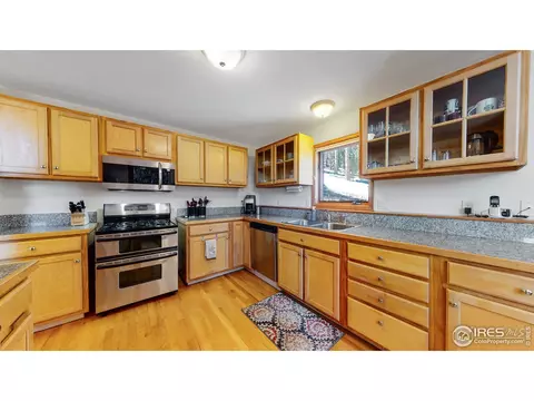 112 Saint Vrain Rd, Lyons, CO 80540 photo 9