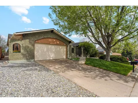 2588 S Flower Ct, Lakewood, CO 80227