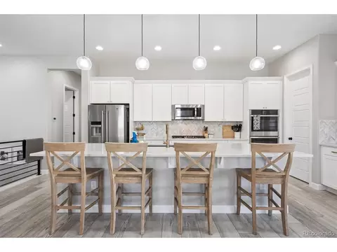 27705 E Davies Dr, Aurora, CO 80016 photo 3