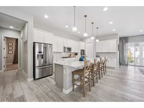 27705 E Davies Dr, Aurora, CO 80016 photo 4