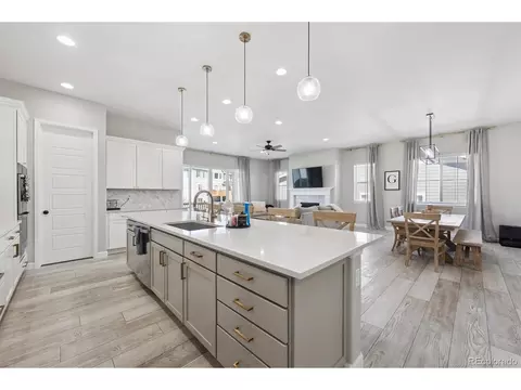 27705 E Davies Dr, Aurora, CO 80016 photo 6