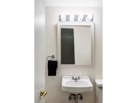 Bath - 336 Cherry St, Denver, CO 80220 photo 4 of 4