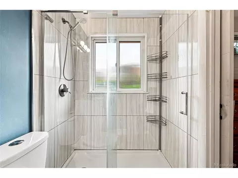 Bath - 2070 Jay St, Edgewater, CO 80214 photo 3 of 5