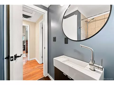 Bath - 2070 Jay St, Edgewater, CO 80214 photo 5 of 5