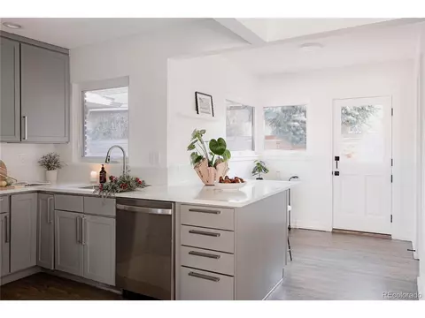 Kitchen - 5540 E 4th Ave, Denver, CO 80220 photo 2 of 4