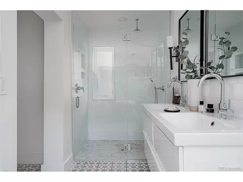 Bath - 5540 E 4th Ave, Denver, CO 80220 photo 1 of 3