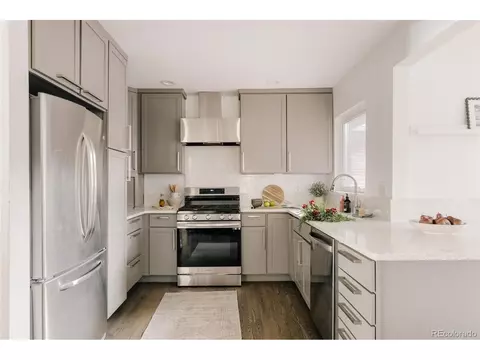 Kitchen - 5540 E 4th Ave, Denver, CO 80220 photo 3 of 4