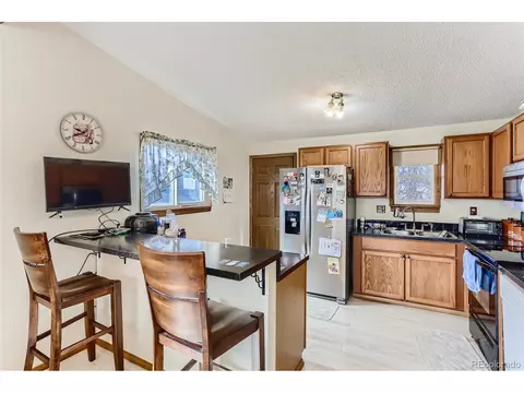 1043 7th St, Berthoud, CO 80513 photo 4
