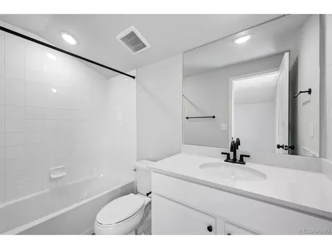 Bath - 20323 E 57th Ave, Aurora, CO 80019 photo 3 of 3