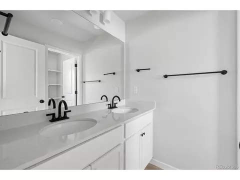 Bath - 20323 E 57th Ave, Aurora, CO 80019 photo 2 of 3