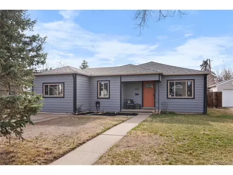 2381 Newark St, Aurora, CO 80010