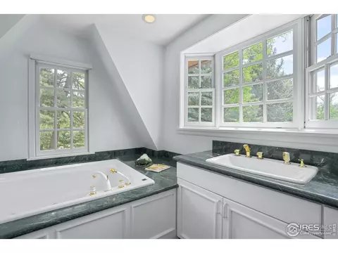 409 Mountain View Rd, Boulder, CO 80302 photo 19