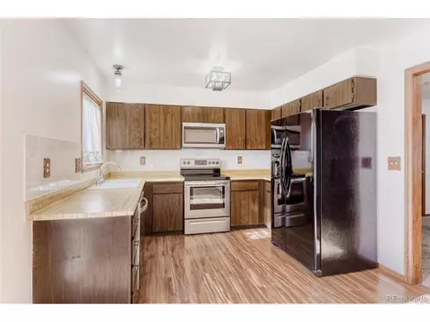 Kitchen - 16796 E Kent Dr, Aurora, CO 80013 photo 1 of 2