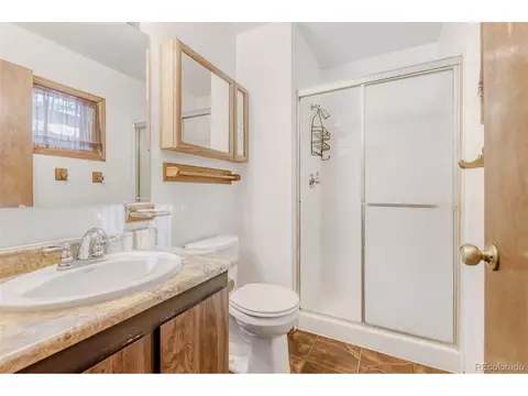 Bath - 16796 E Kent Dr, Aurora, CO 80013 photo 1 of 3