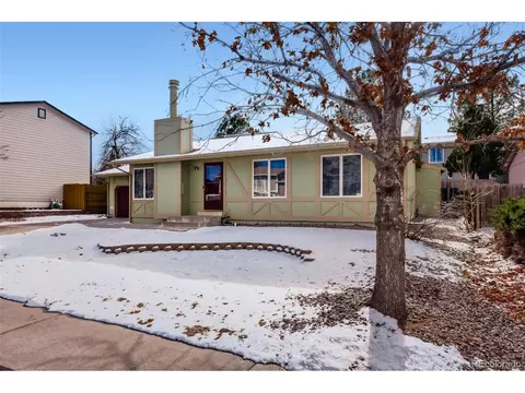 Exterior - 16796 E Kent Dr, Aurora, CO 80013 photo 2 of 5