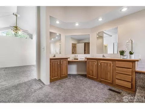240 Park St, Lyons, CO 80540 photo 21