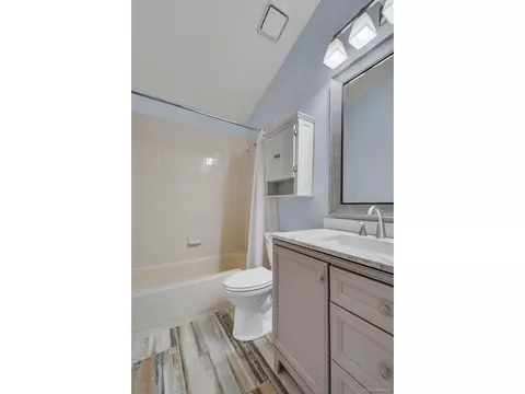 Bath - 998 E 133rd Ave, Thornton, CO 80241 photo 4 of 6
