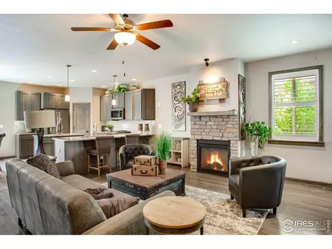 820 13th St, Berthoud, CO 80513 photo 2