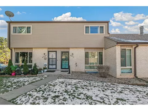 4511 W Ponds Cir, Littleton, CO 80123