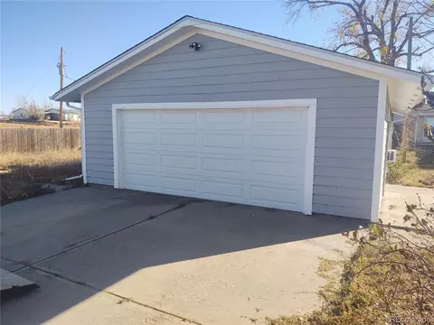 790 4th St, Bennett, CO 80102 photo 2