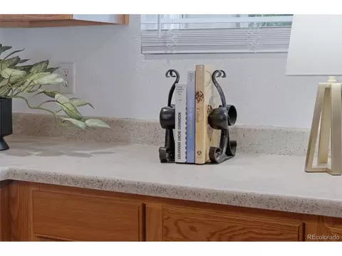 Kitchen - 20351 E Lasalle Pl, Aurora, CO 80013 photo 6 of 7